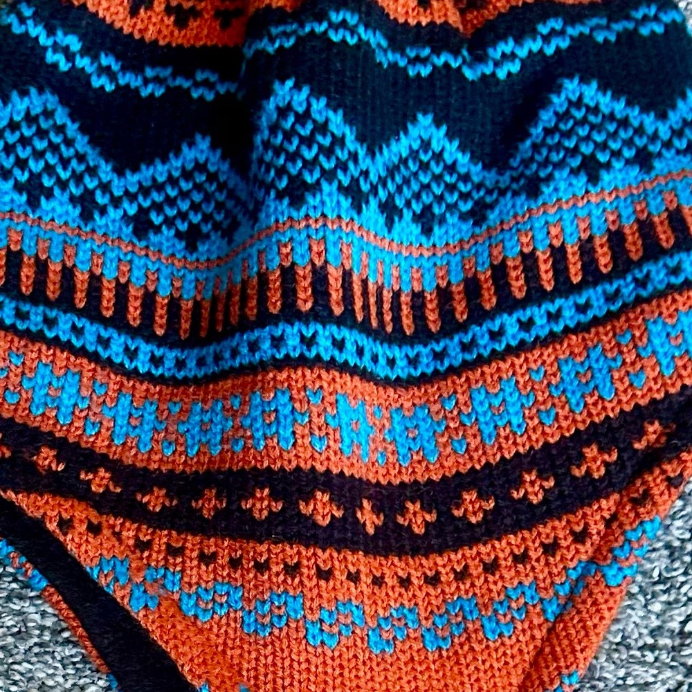 D&Y | Knit Hat in Orange and Blue | big kids/small adult | unisex | like new - Picture 9 of 17